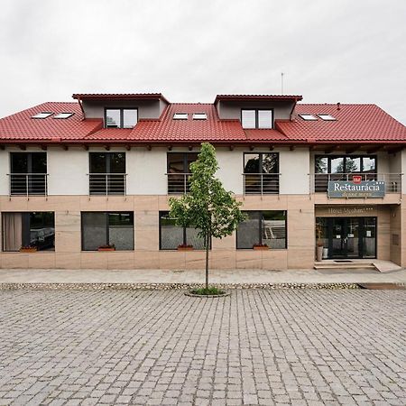 Hotel Menhard Екстериор снимка