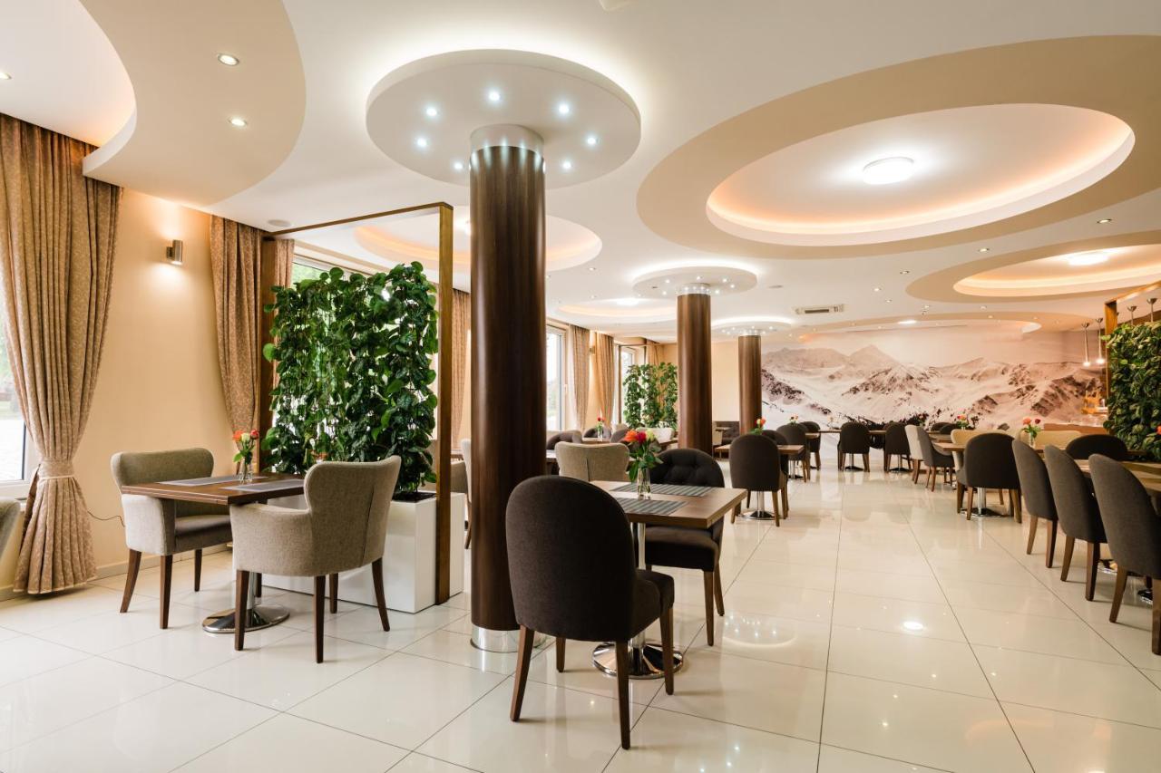 Hotel Menhard Екстериор снимка
