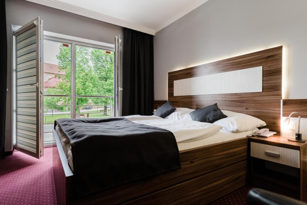 Hotel Menhard Екстериор снимка