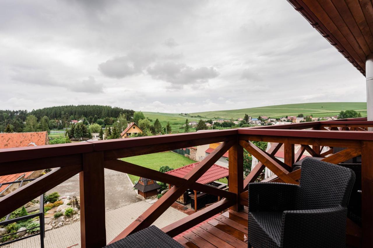 Hotel Menhard Екстериор снимка