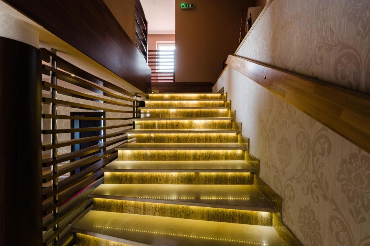Hotel Menhard Екстериор снимка