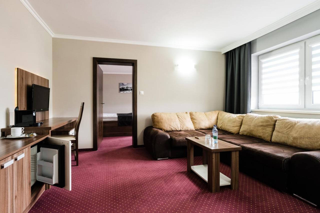 Hotel Menhard Екстериор снимка