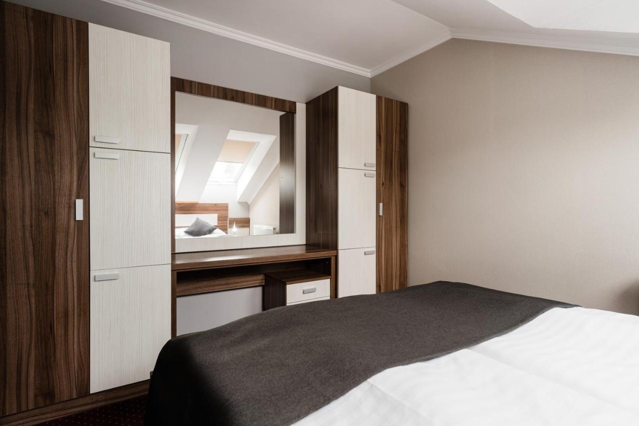 Hotel Menhard Екстериор снимка